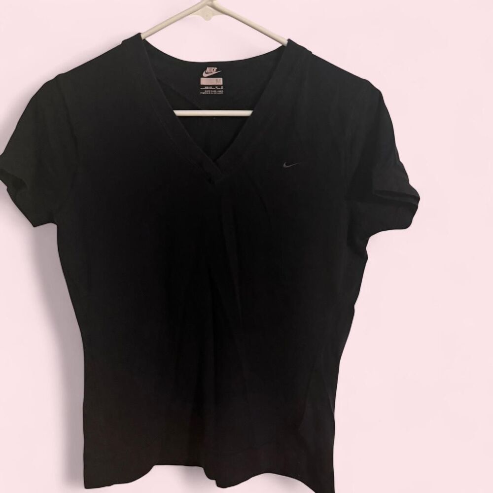 Nike shirt women M black essential v-neck athletic gym performance tee
